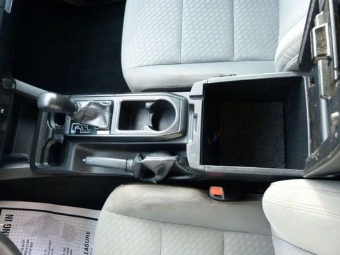 Used 2022 Toyota Tacoma SR image 34