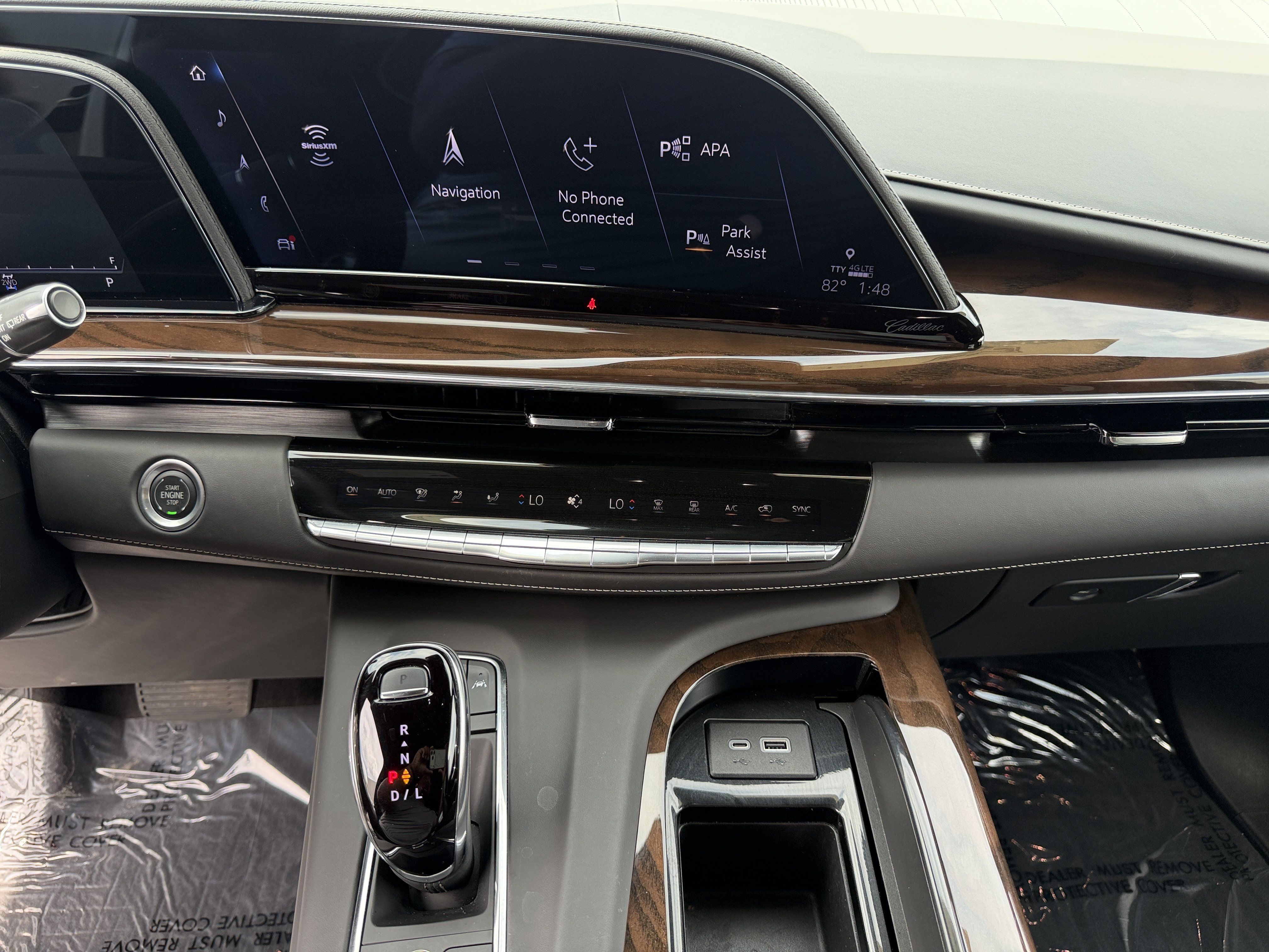 Certified 2024 Cadillac Escalade ESV Premium Luxury Platinum w/ LPO, Floor Liner Package AWD/4WD image 26