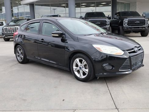 Used 2014 Ford Focus SE w/ SE Winter Package image 8