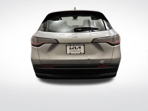 Used 2023 Honda HR-V LX image 6