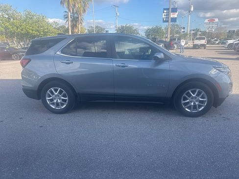 Used 2023 Chevrolet Equinox LT image 2