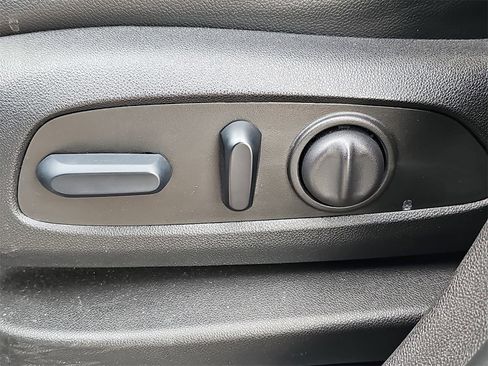 Certified 2023 Chevrolet Equinox Premier image 30