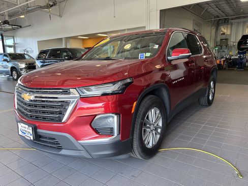 Used 2023 Chevrolet Traverse LT AWD/4WD image 4