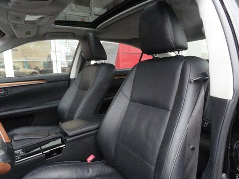 Used 2015 Lexus ES 300h image 9