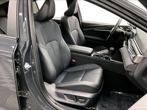 Used 2025 Toyota Camry XSE FWD image 8