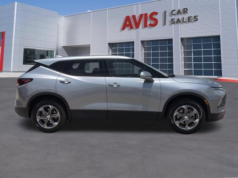 Used 2025 Chevrolet Blazer LT AWD/4WD image 5