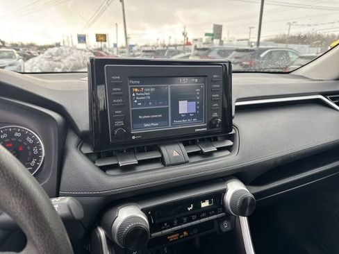 Used 2021 Toyota RAV4 LE image 23