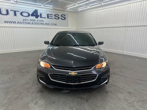 Used 2017 Chevrolet Malibu LS image 2