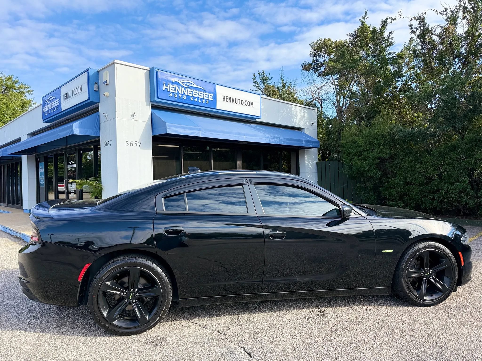 Used 2015 Dodge Charger R/T RWD image 17