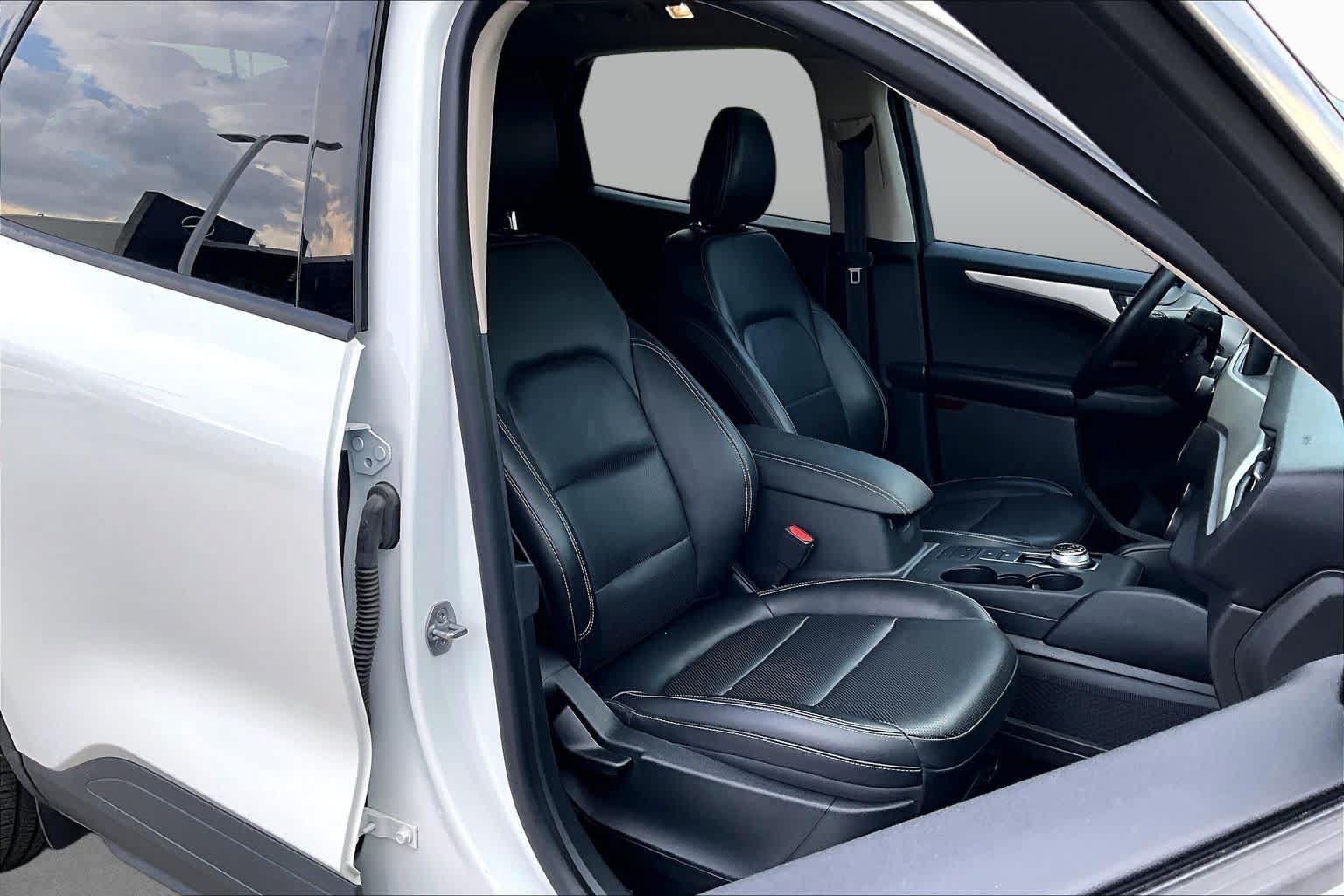 Used 2020 Ford Escape SEL FWD image 9