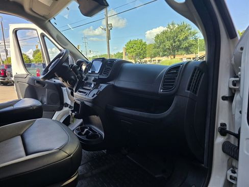Used 2023 RAM ProMaster 2500 FWD image 11