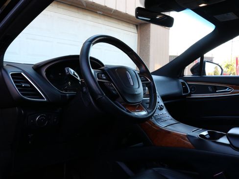 Used 2019 Lincoln Nautilus Reserve image 20