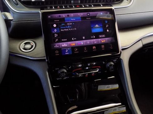 New 2025 Jeep Grand Cherokee L Overland image 18