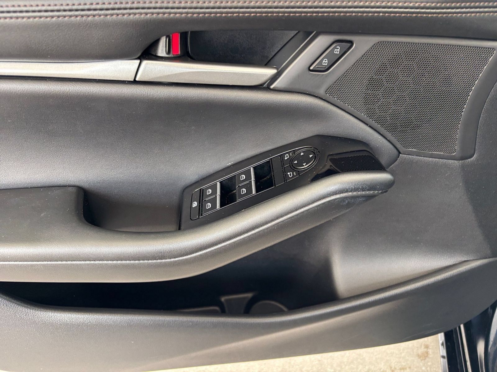 Used 2026 MAZDA MAZDA3 s FWD image 18