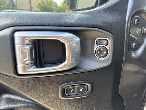 Used 2022 Jeep Gladiator Sport AWD/4WD image 19