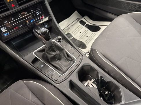 Used 2025 Volkswagen Jetta Sport FWD image 27