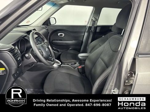 Used 2019 Kia Soul w/ Convenience Package FWD image 4