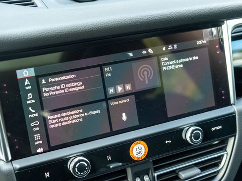 Certified 2026 Porsche Macan AWD/4WD image 20