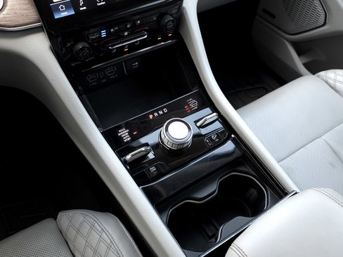 Used 2021 Jeep Grand Cherokee L Summit w/ Luxury Tech Group V image 16