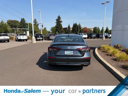 Used 2025 Honda Civic Sport image 5