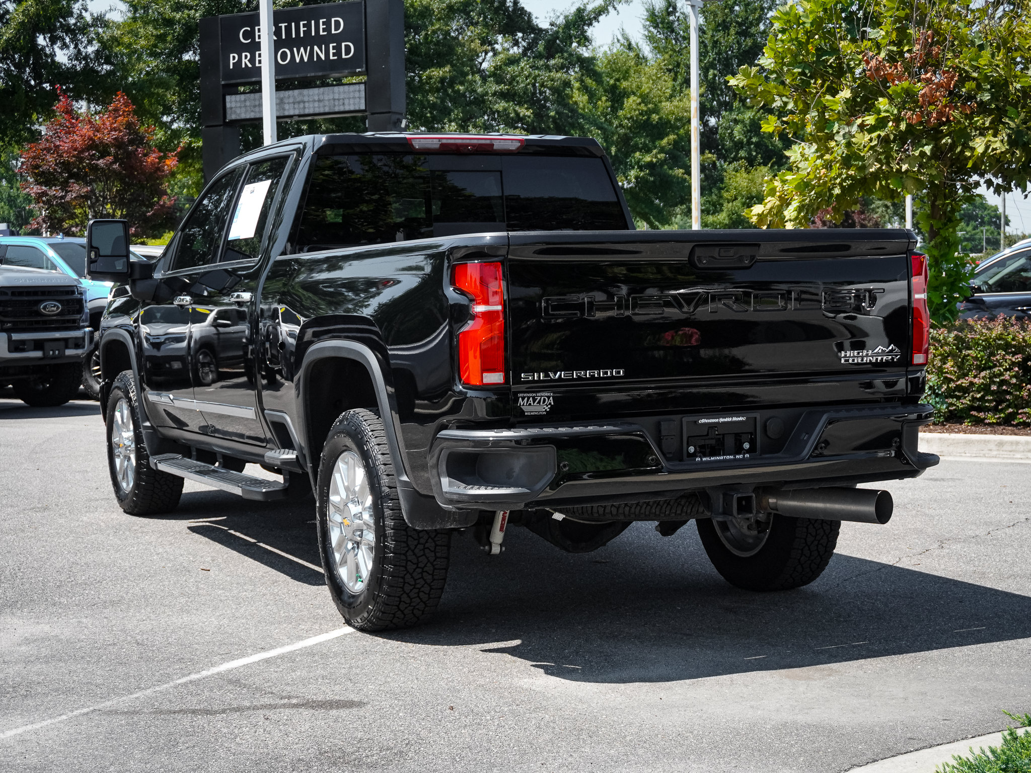 Used 2025 Chevrolet Silverado 2500 High Country w/ High Country Premium Package AWD/4WD image 8