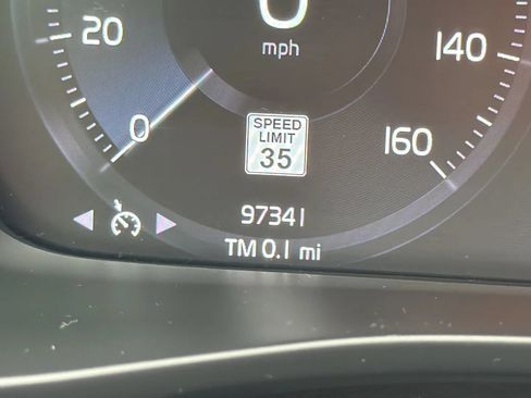 Used 2021 Volvo XC40 T4 Momentum FWD image 17