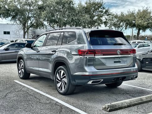 Used 2024 Volkswagen Atlas SE image 6
