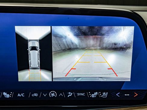 Used 2025 Chevrolet Tahoe High Country image 19