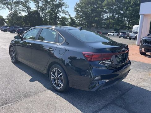 Used 2023 Kia Forte LXS FWD image 3