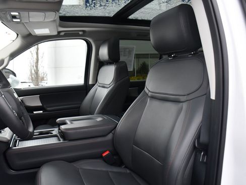 Used 2025 Ford Expedition Active image 13