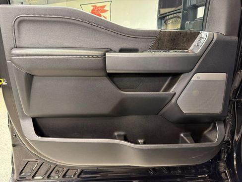Used 2023 Ford F250 Lariat w/ Lariat Ultimate Package AWD/4WD image 17