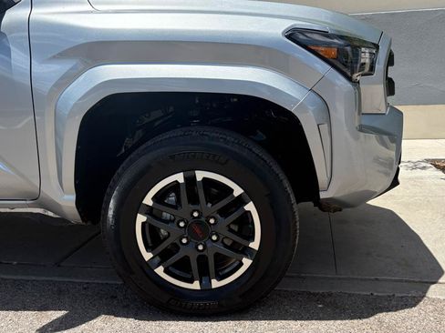 Used 2025 Toyota Tacoma SR5 AWD/4WD image 2