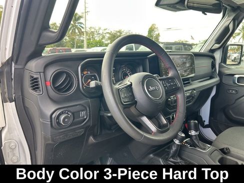 Used 2024 Jeep Wrangler Unlimited Rubicon image 11