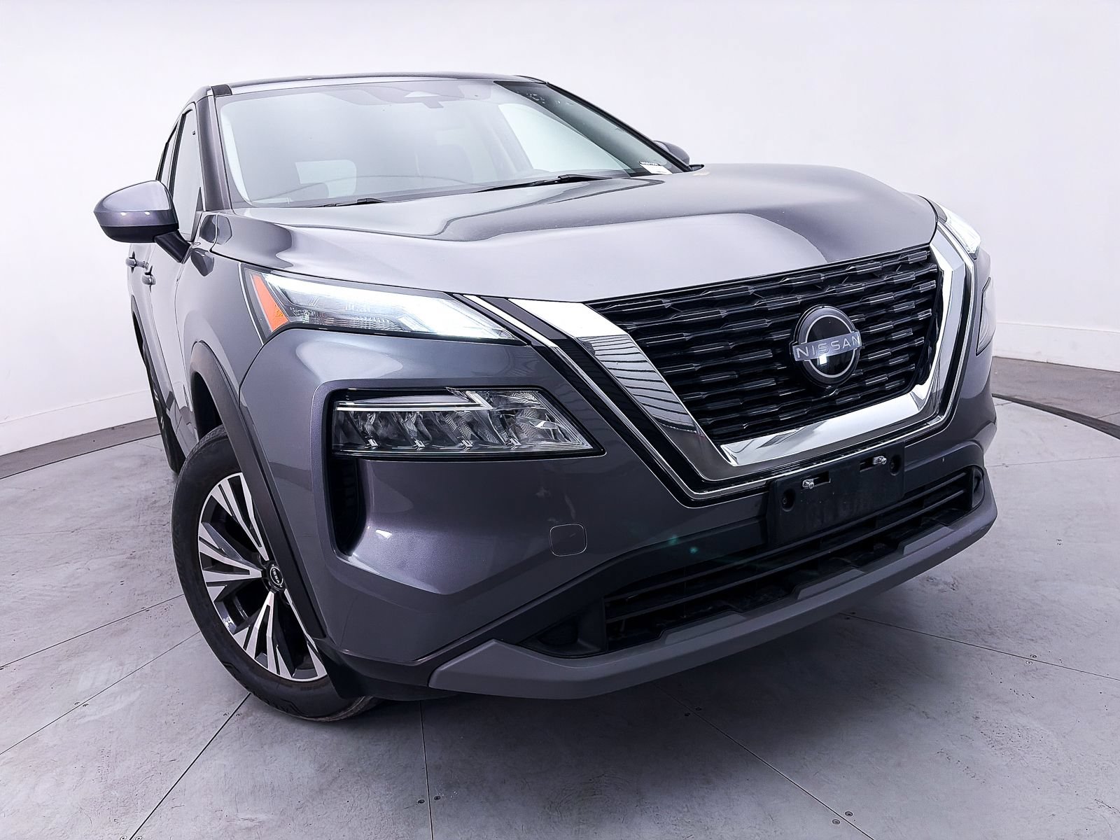 Used 2023 Nissan Rogue SV FWD image 7