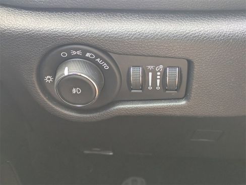 Used 2019 Chrysler Pacifica Limited w/ S Appearance Package image 24