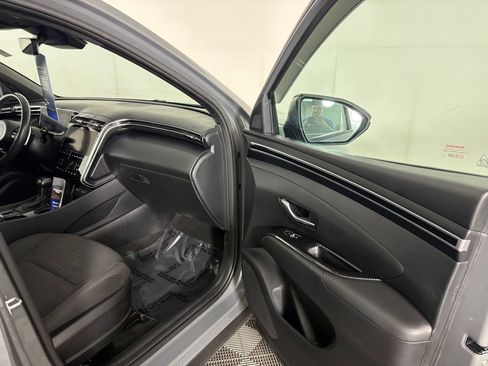 Used 2023 Hyundai Santa Cruz SEL Premium AWD/4WD image 35