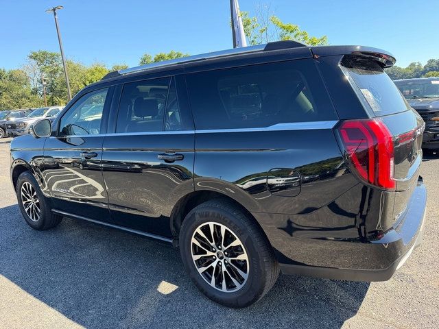 Used 2025 Ford Expedition Platinum AWD/4WD image 4
