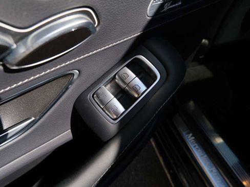 Used 2019 Mercedes-Benz S 560 4MATIC Sedan image 26