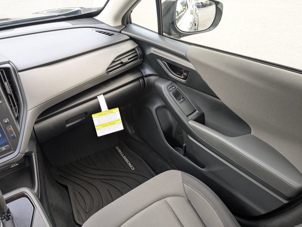 Used 2024 Subaru Crosstrek 2.0i AWD/4WD image 16