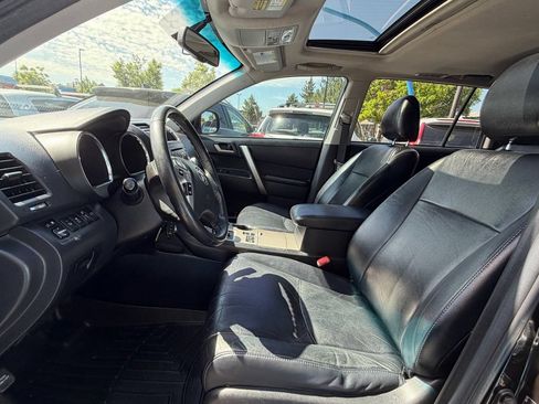 Used 2012 Toyota Highlander SE w/ Tow Pkg AWD/4WD image 8