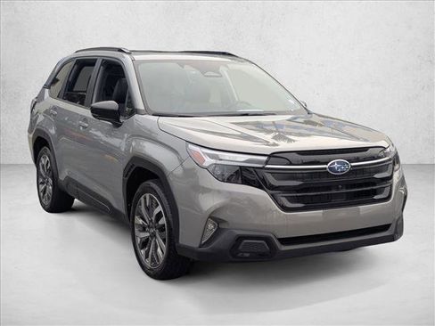 Used 2025 Subaru Forester Touring image 3