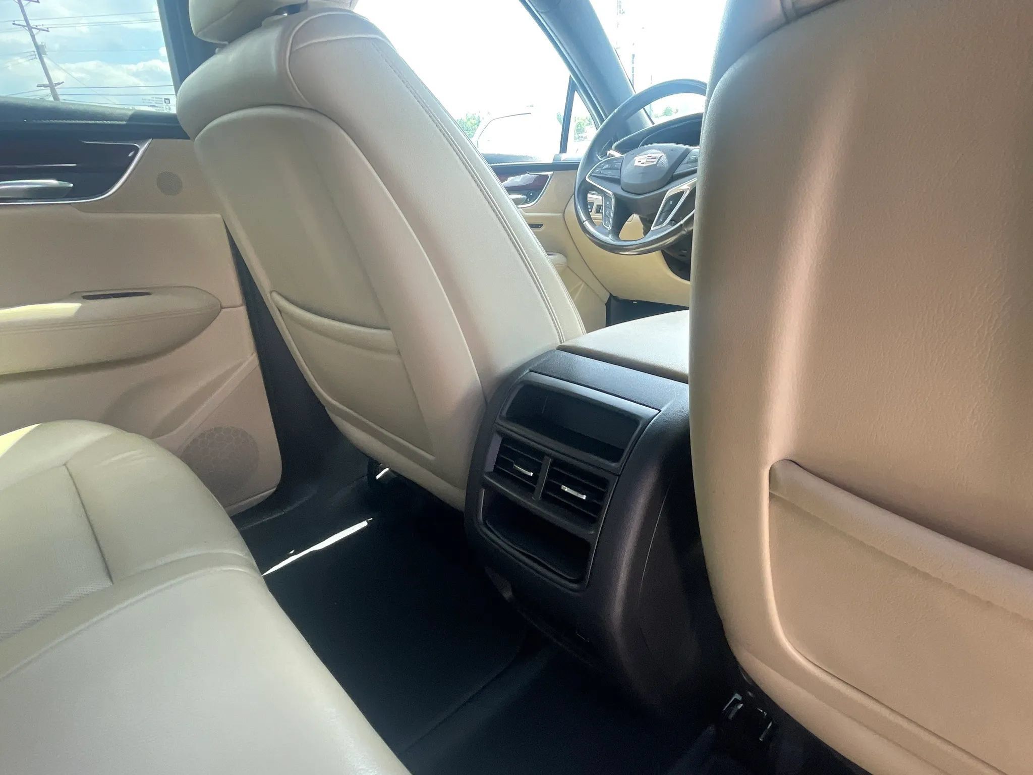 Used 2017 Cadillac XT5 Luxury w/ Driver Awareness Package FWD image 35