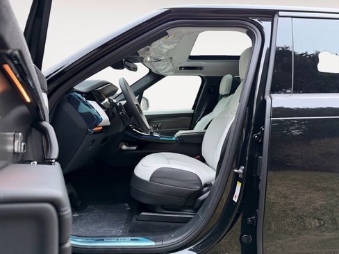 New 2026 Land Rover Range Rover Sport Dynamic SE AWD/4WD image 6