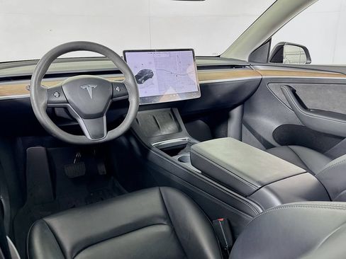 Used 2023 Tesla Model Y Long Range AWD/4WD image 38