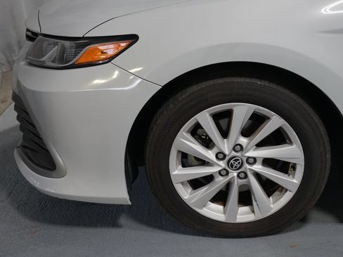 Used 2023 Toyota Camry LE FWD image 5