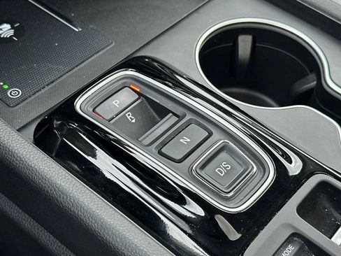 Used 2025 Honda Pilot Touring image 18