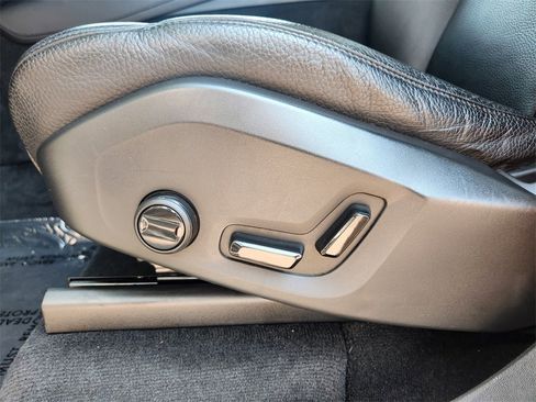 Used 2023 Volvo XC90 T8 Plus w/ Protection Package Premier image 8