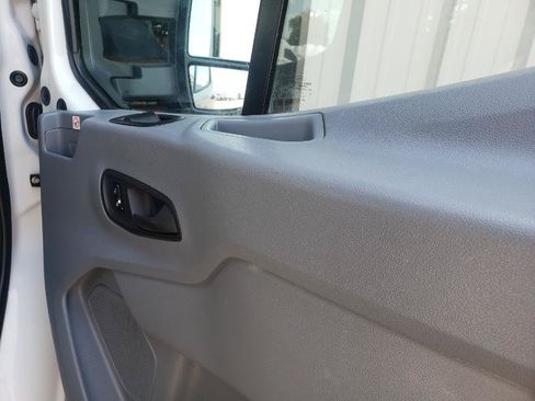 Used 2019 Ford Transit 250 138 RWD image 18