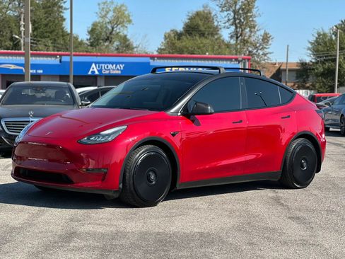 Used 2021 Tesla Model Y Long Range AWD/4WD image 1