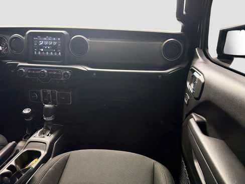 Used 2022 Jeep Wrangler Unlimited Sport AWD/4WD image 17